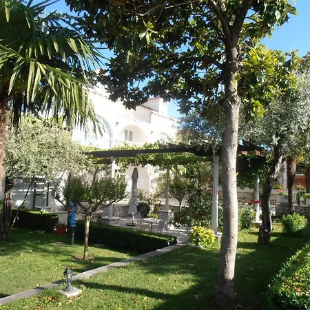 梅特科维奇酒店 3* Metković