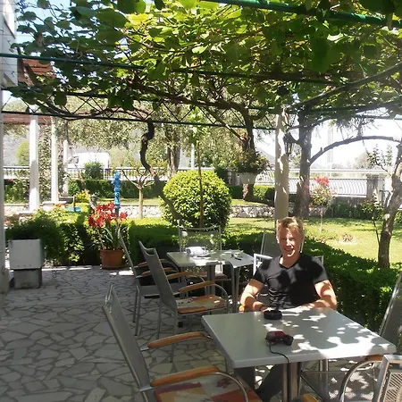 梅特科维奇酒店 3*