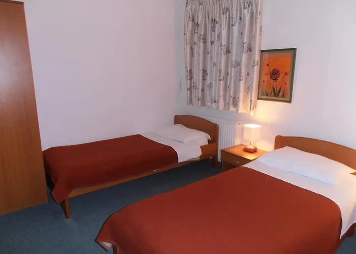 מלון Hotel Metkovic